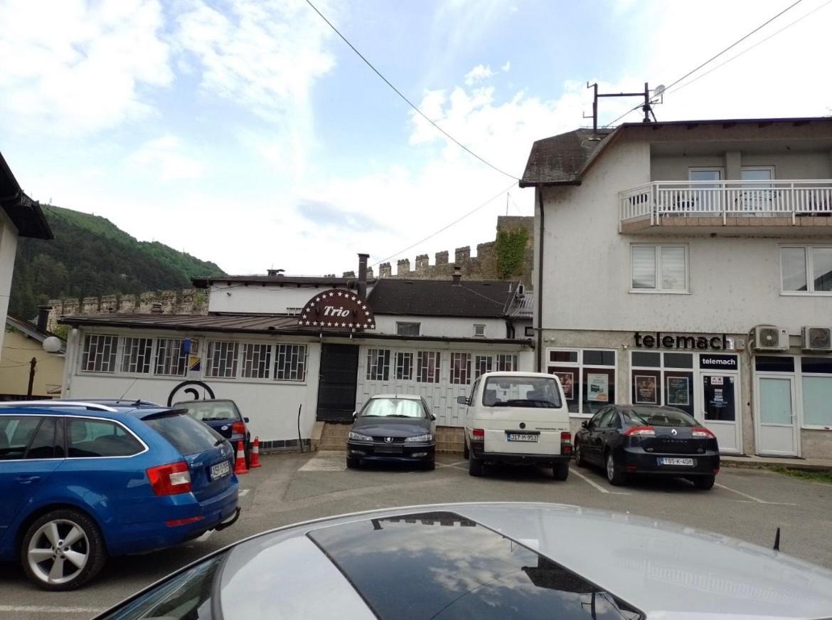 亚伊采 Trio Sobe酒店 外观 照片